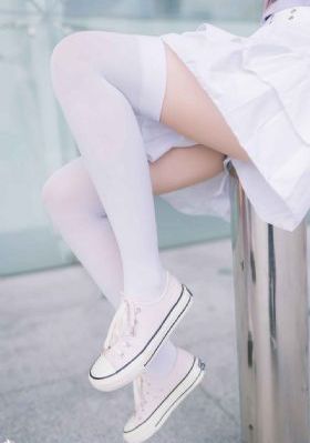 女人张开腿让男人添_720影视在线观看